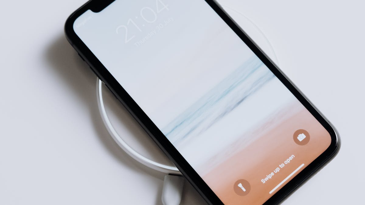 Ladekabel lädt nur schräg Diese Abnutzung kann schuld sein