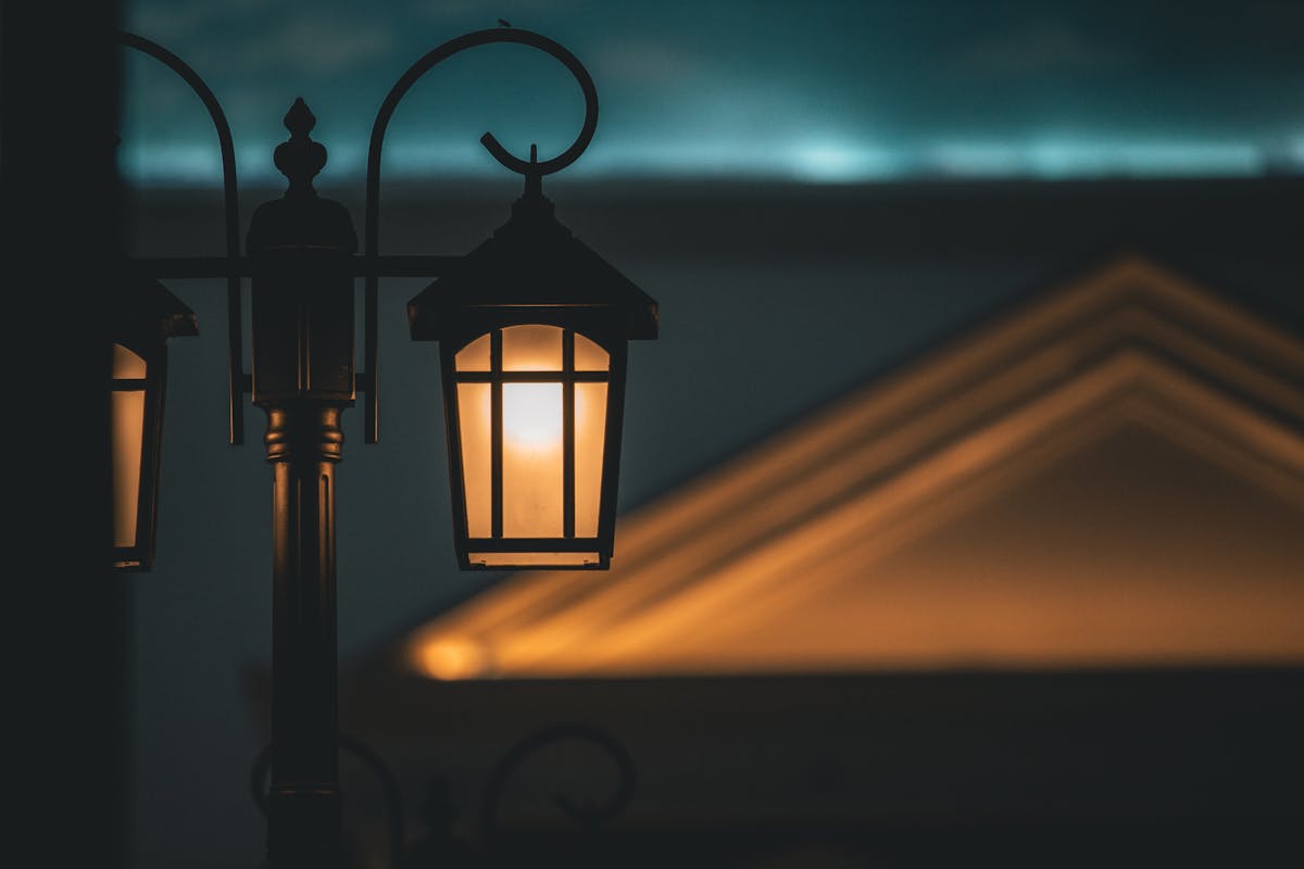 Warum flackert die LED-Beleuchtung trotz neuer Birne