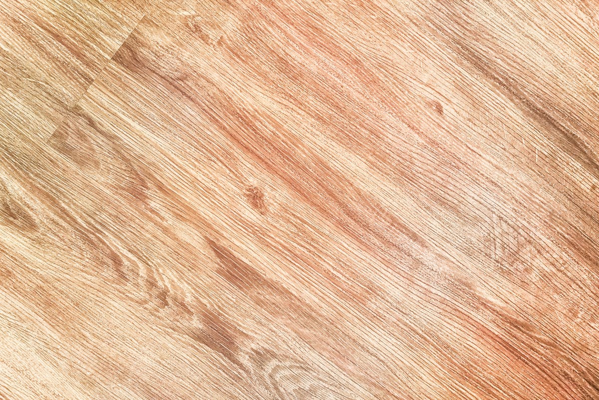 Laminatboden knackt laut Diese Dehnungsfuge prüfen